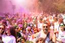 Noticias:: La Carrera Holi y los fuegos artificiales del Prado iluminan las Fiestas del barrio