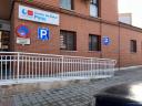 Noticias:: El Ayuntamiento renueva las señales de estacionamiento para facilitar el acceso a las Urgencias del Centro de Salud