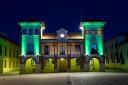 Noticias:: La fachada del Ayuntamiento se iluminará el 2 de septiembre por los refugiados fallecidos en el Mediterráneo