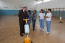 Noticias::Miriam Rabaneda comprueba la eficacia de la nueva maquinaria adquirida para la limpieza de centros educativos y públicos