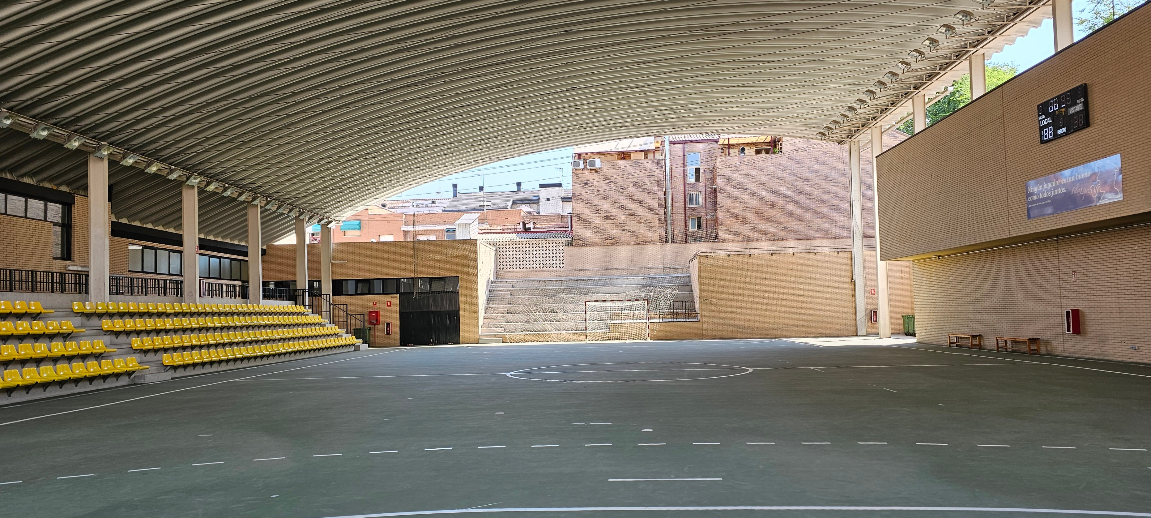 Polideportivo Municipal Alberto Contador 1