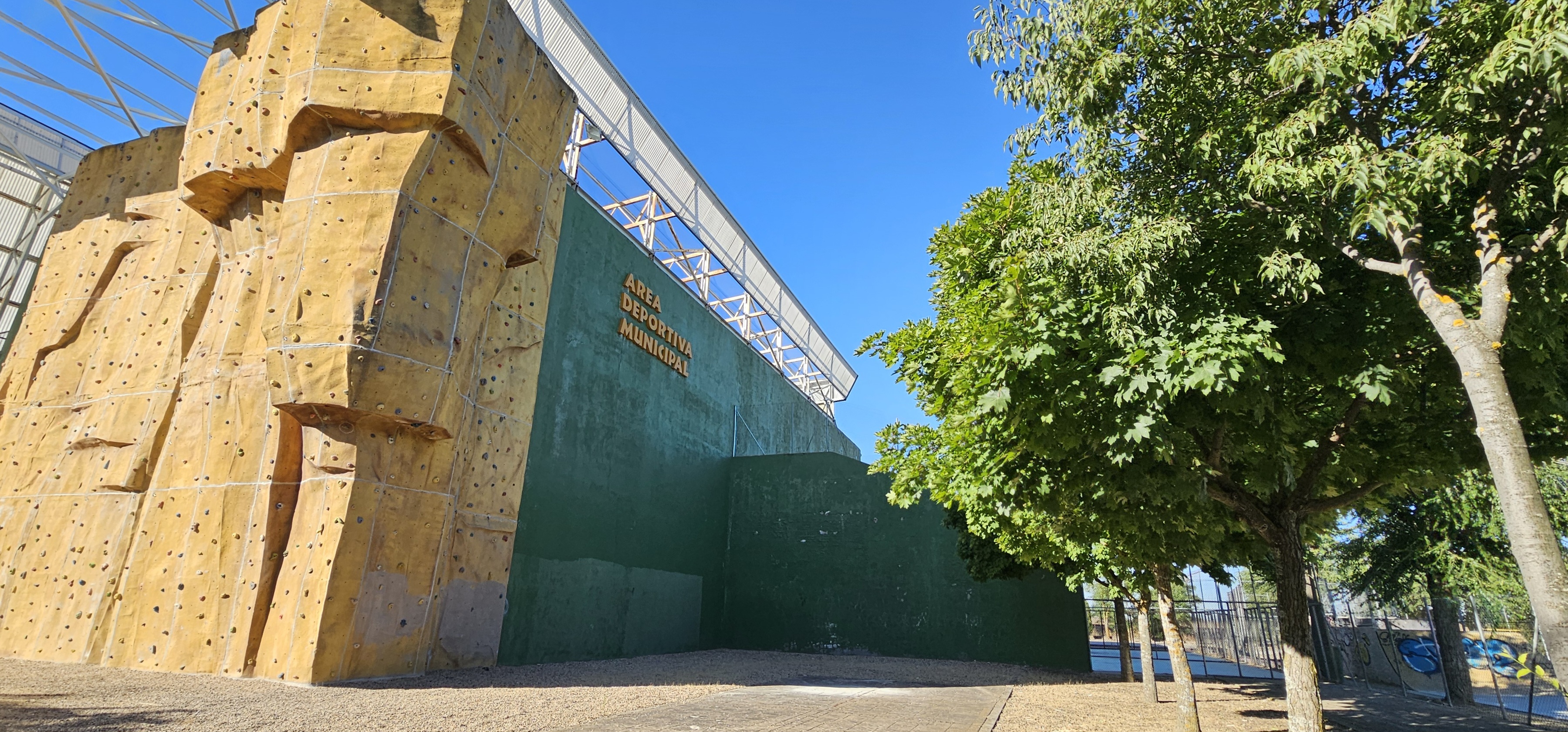 Estadio Municipal Rafael Mendoza 3